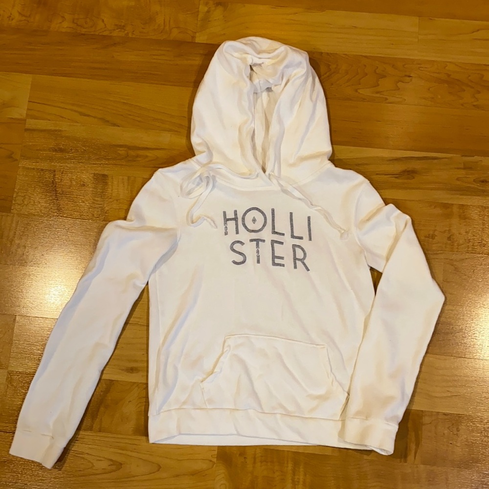 White Hollister hoodie